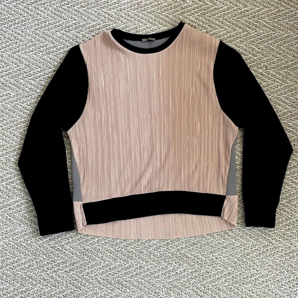 Zara colorblock pullover. Cute vertical tan detail with black sleeves.